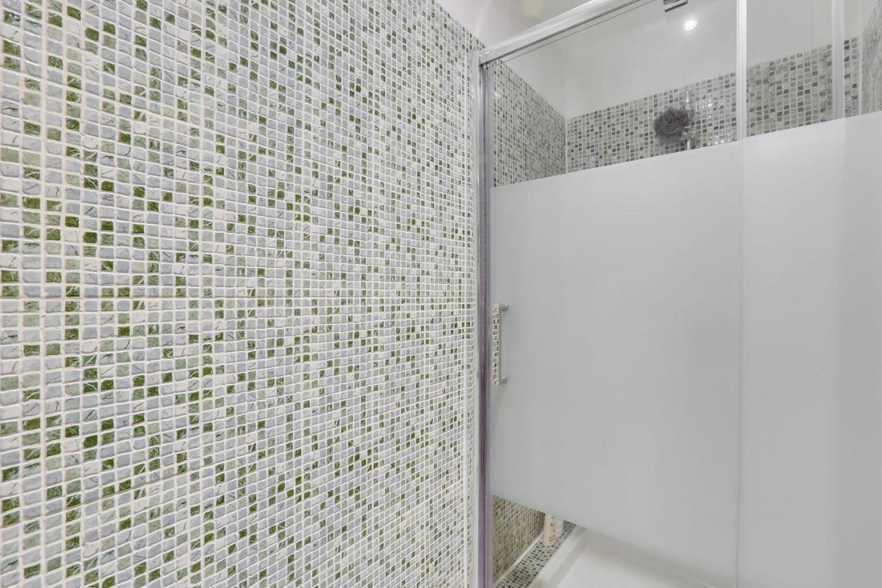 170 Suite Angouleme Large Duplex Style Apt With1 Bdr Paris Central 外观 照片